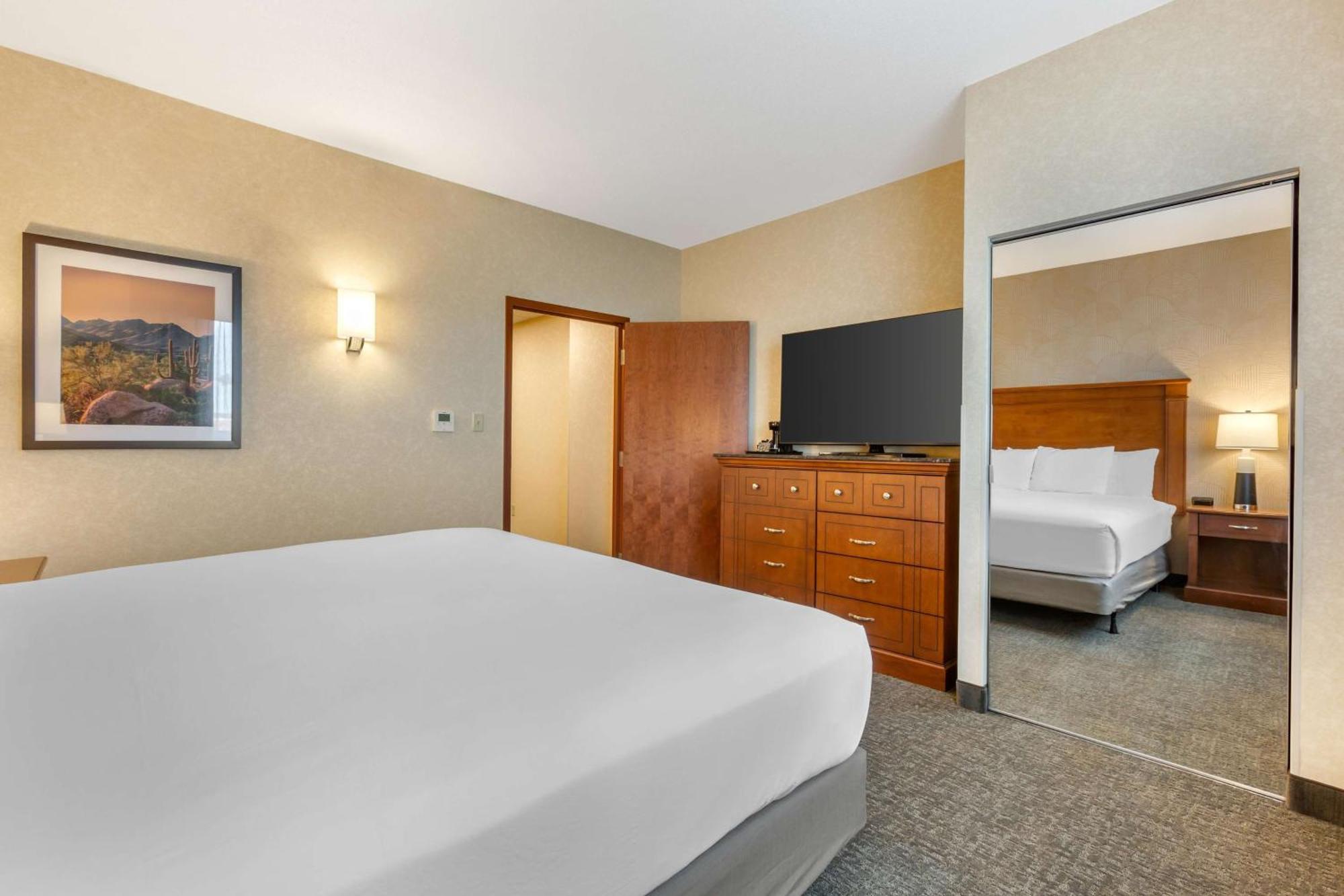 Drury Plaza Hotel Phoenix Темпе Экстерьер фото