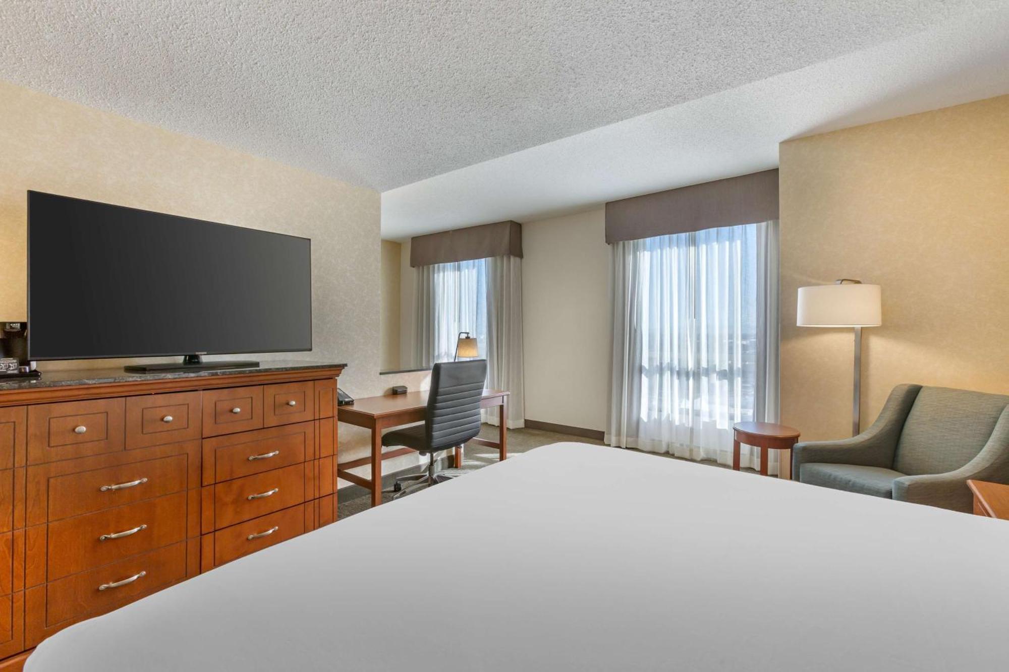 Drury Plaza Hotel Phoenix Темпе Экстерьер фото