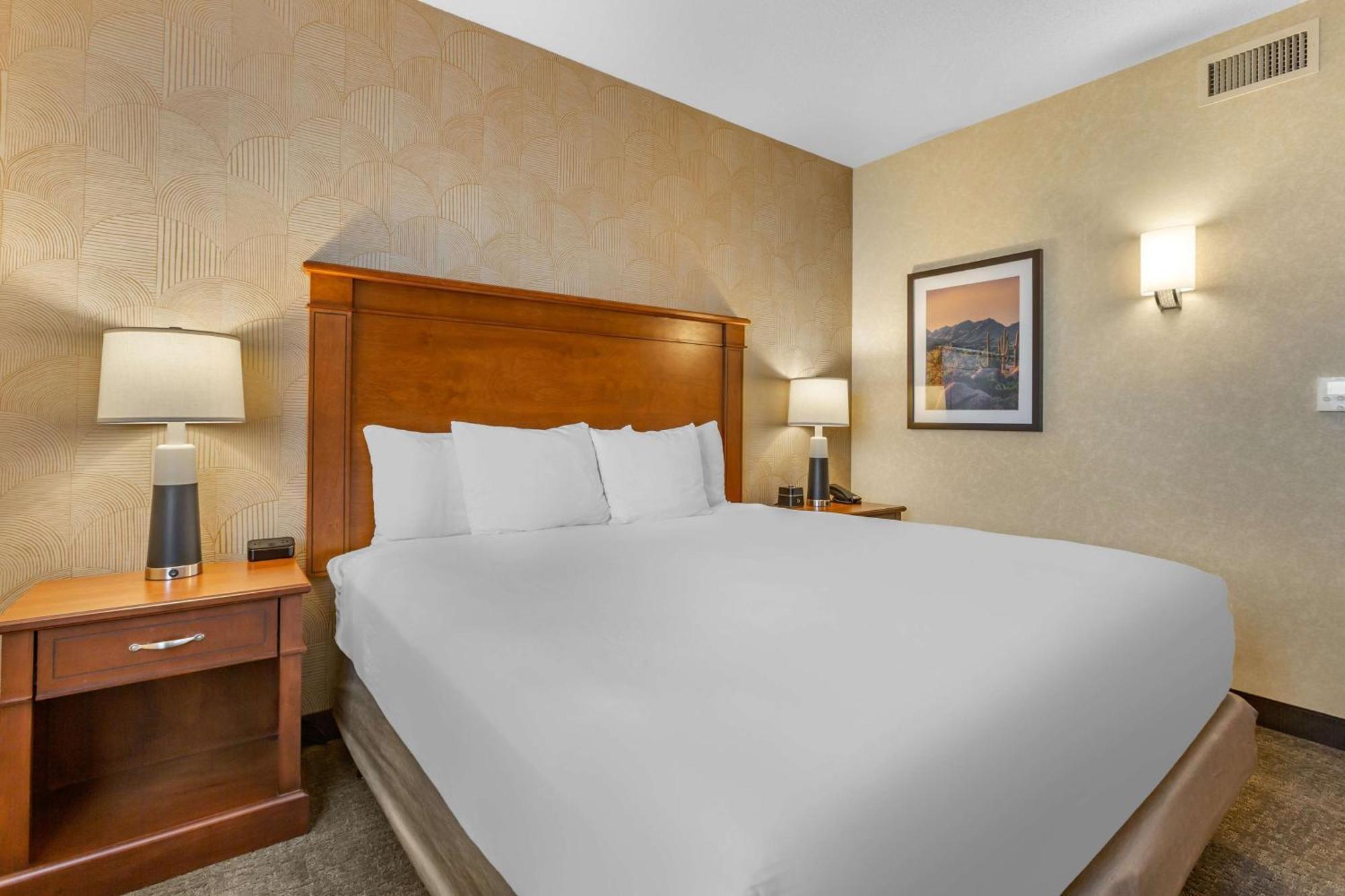 Drury Plaza Hotel Phoenix Темпе Экстерьер фото